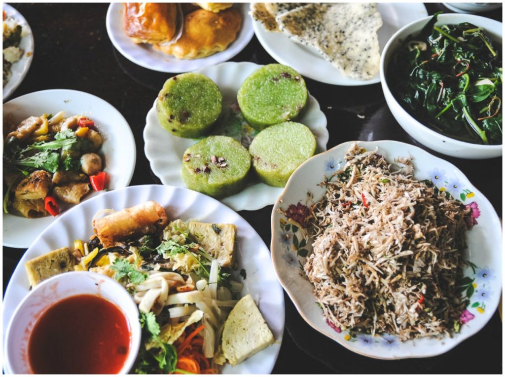 vegetarian-feast-at-the-buddhist-temple-soul-in-the-bowl